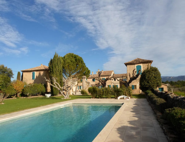 The-Gloss-Magazine-School-Holidays-Wine-tasting-Provence