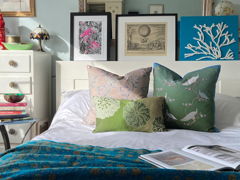 The-Gloss-Magazine-Interiors-KAREN-BELL-designbybell-bedroom-and-workspace-1