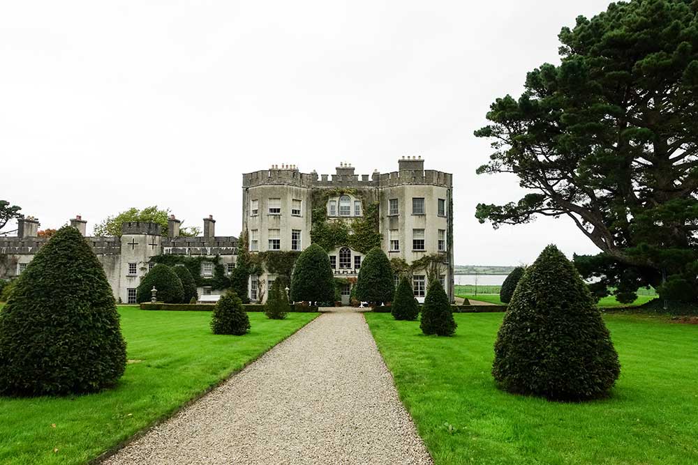 The-Gloss-Magazine-Interiors-Glin-Castle-5