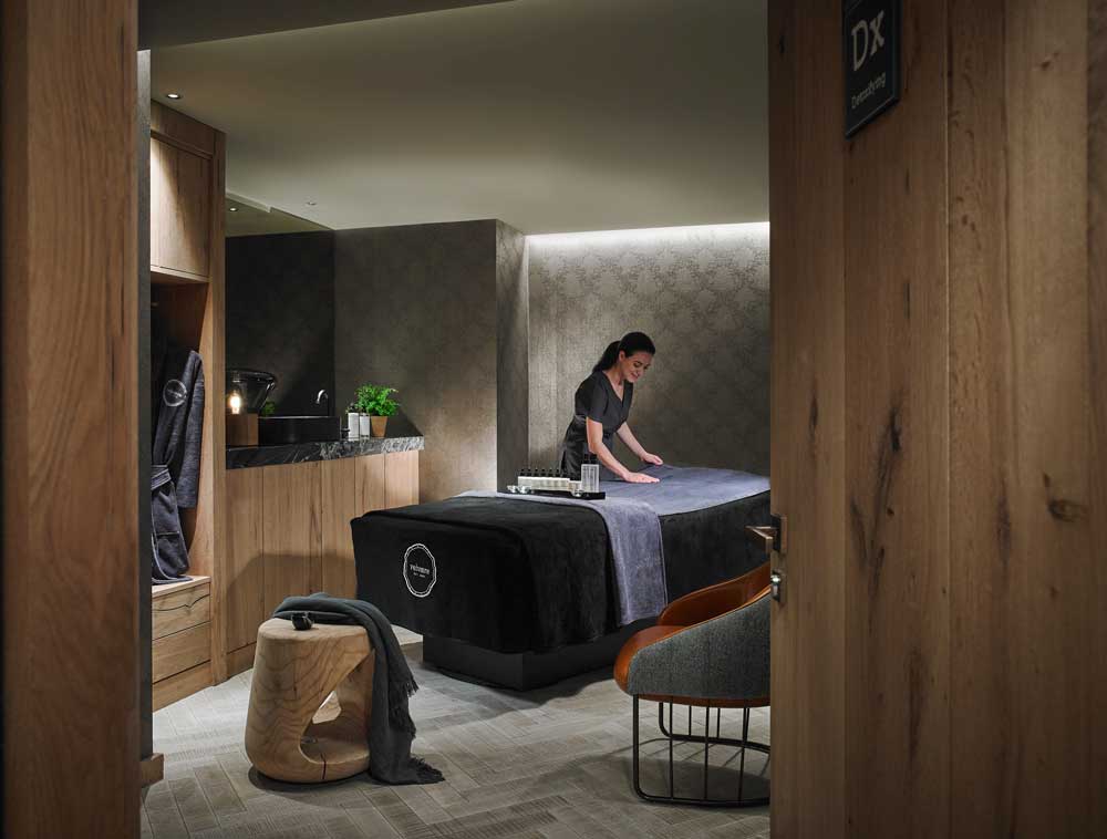 The-Gloss-Magazine-Hotel-Gifts-Fire-and-Ice-Facial