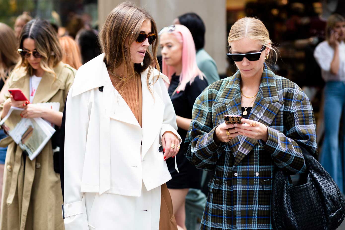 Stop Scrolling: Here's How To Curb Your Phone Addiction - The Gloss ...