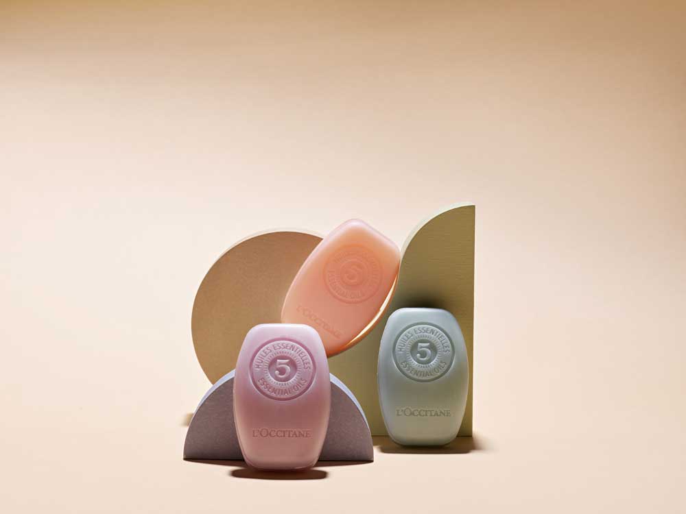 The-Gloss-Magazine-Solid-Shampoo-Lifestyle-3