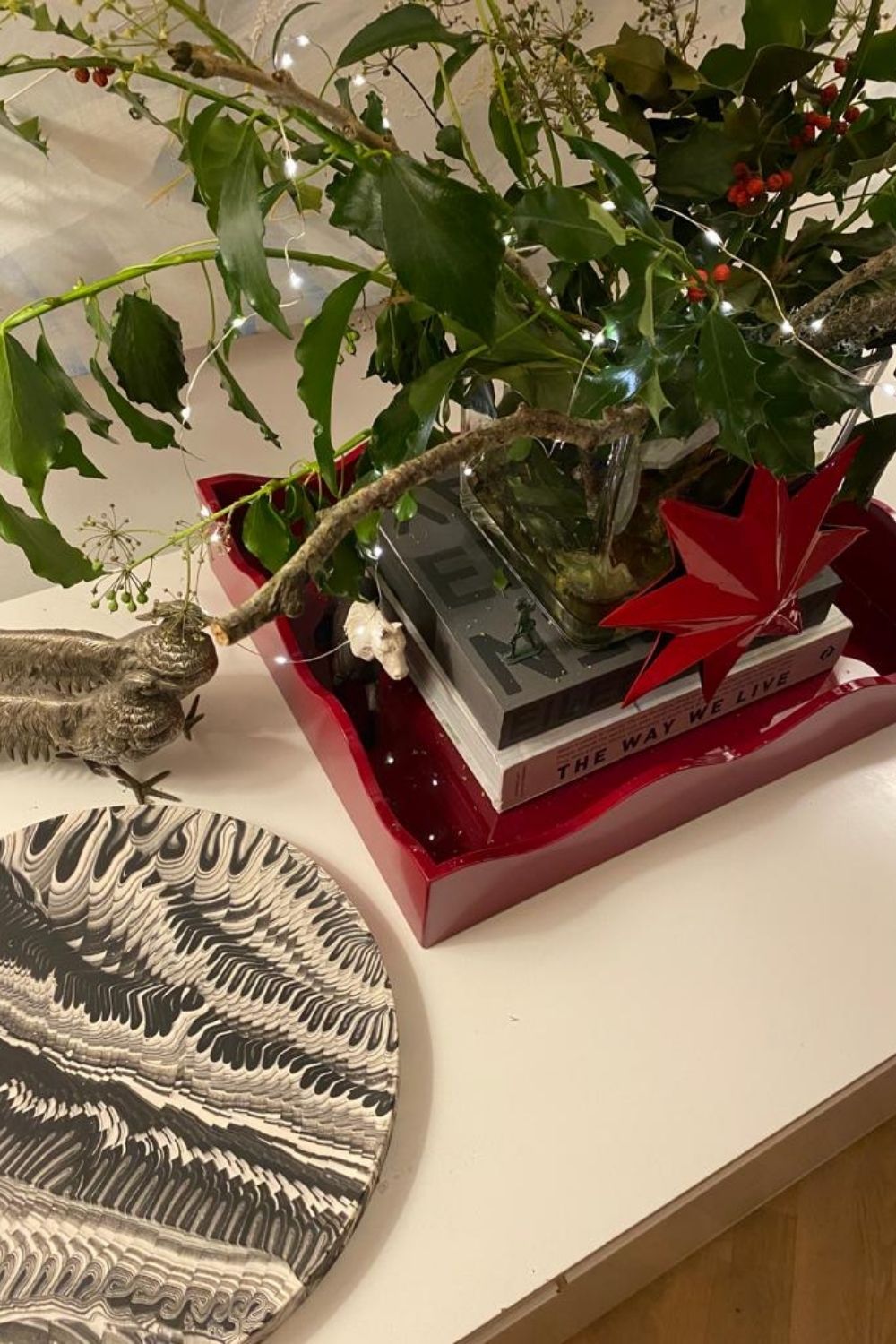 The-Gloss-Magazine-what-does-a-GLOSS-editors-christmas-tree-look-like-4