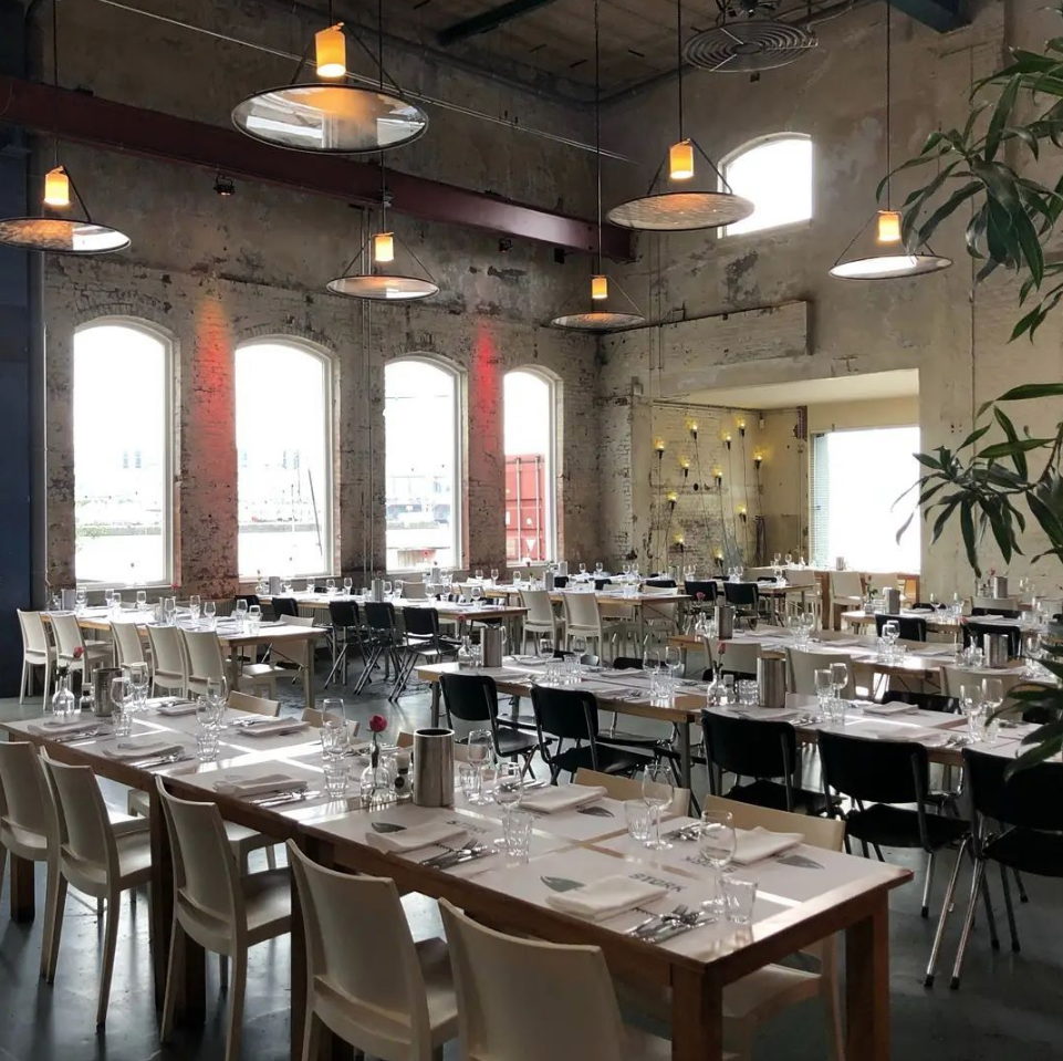 restaurant stork