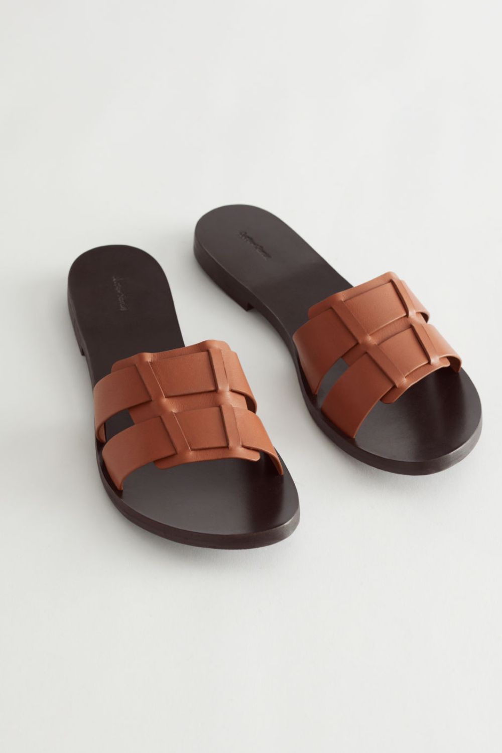 The-Gloss-Magazine-brown-fashion-trend-spring-summer-2022-10 The-Gloss-Magazine-brown-fashion-trend-spring-summer-2022-10