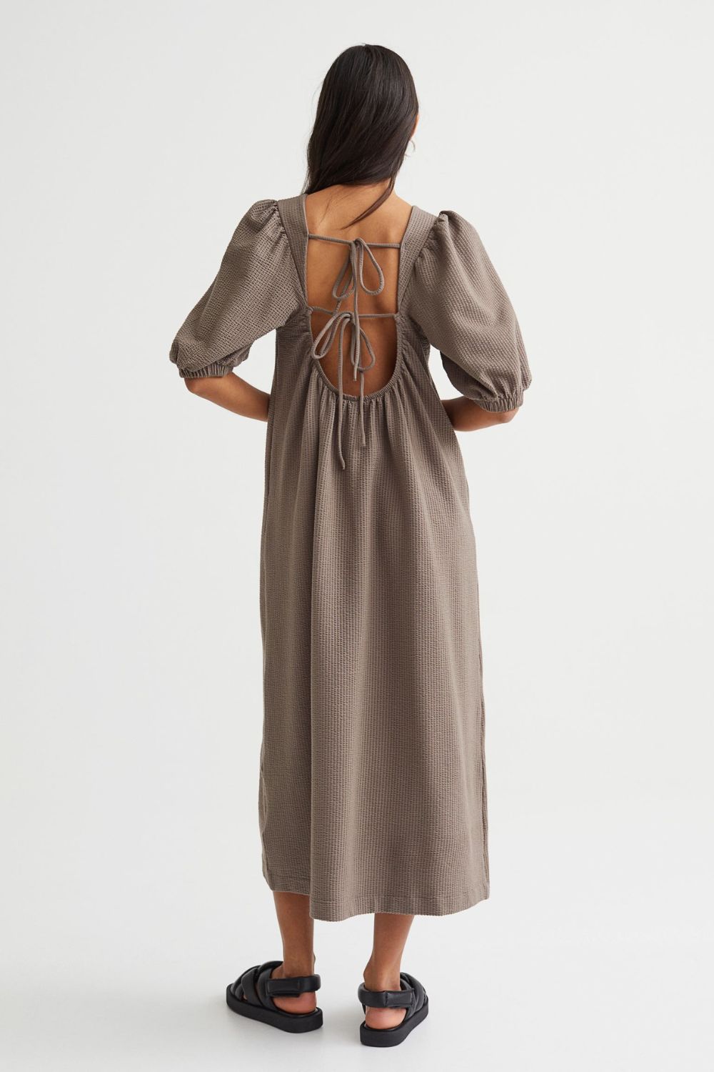 The-Gloss-Magazine-brown-fashion-trend-spring-summer-2022-9 The-Gloss-Magazine-brown-fashion-trend-spring-summer-2022-9