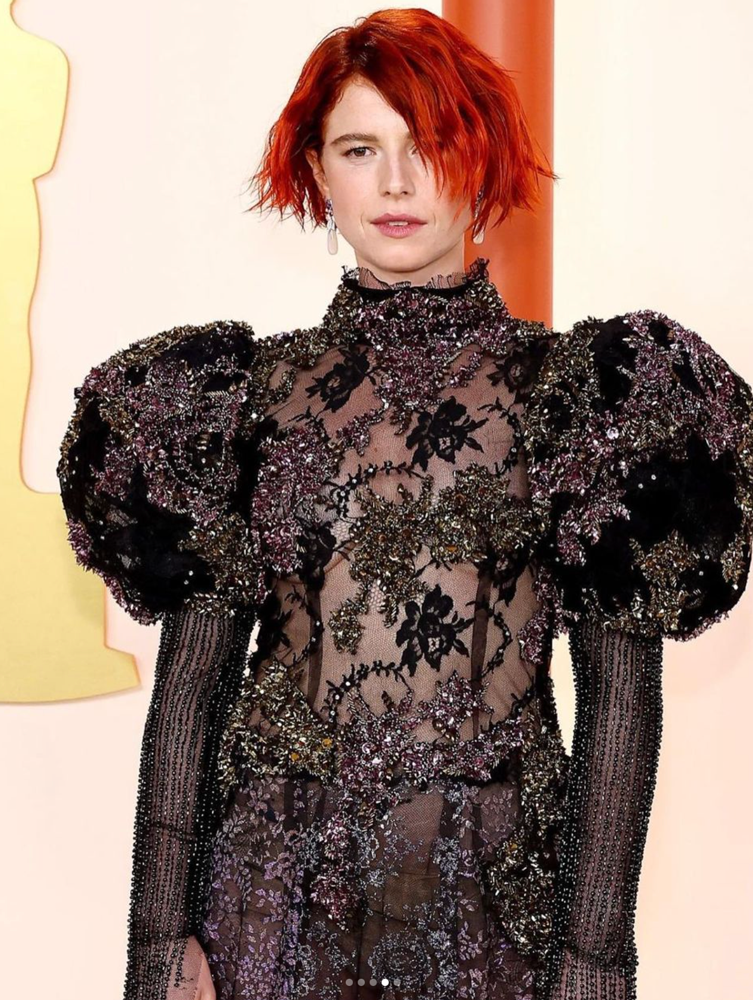 Oscars-beauty---real-jessie-buckley