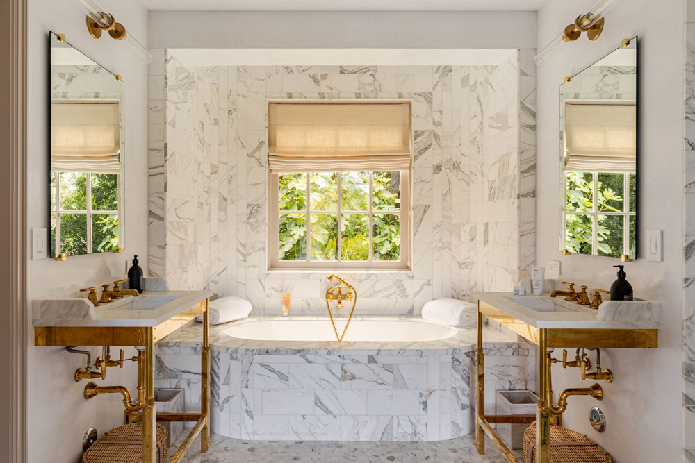 Gwyneth-Paltrow-Montecito-Guesthouse-Bathtub---Credit_-Stephen-Paul