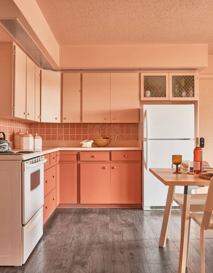 See Inside These Peach Kitchens The Pantone Colour Of The Year 2024   Kitchens Two Tone 