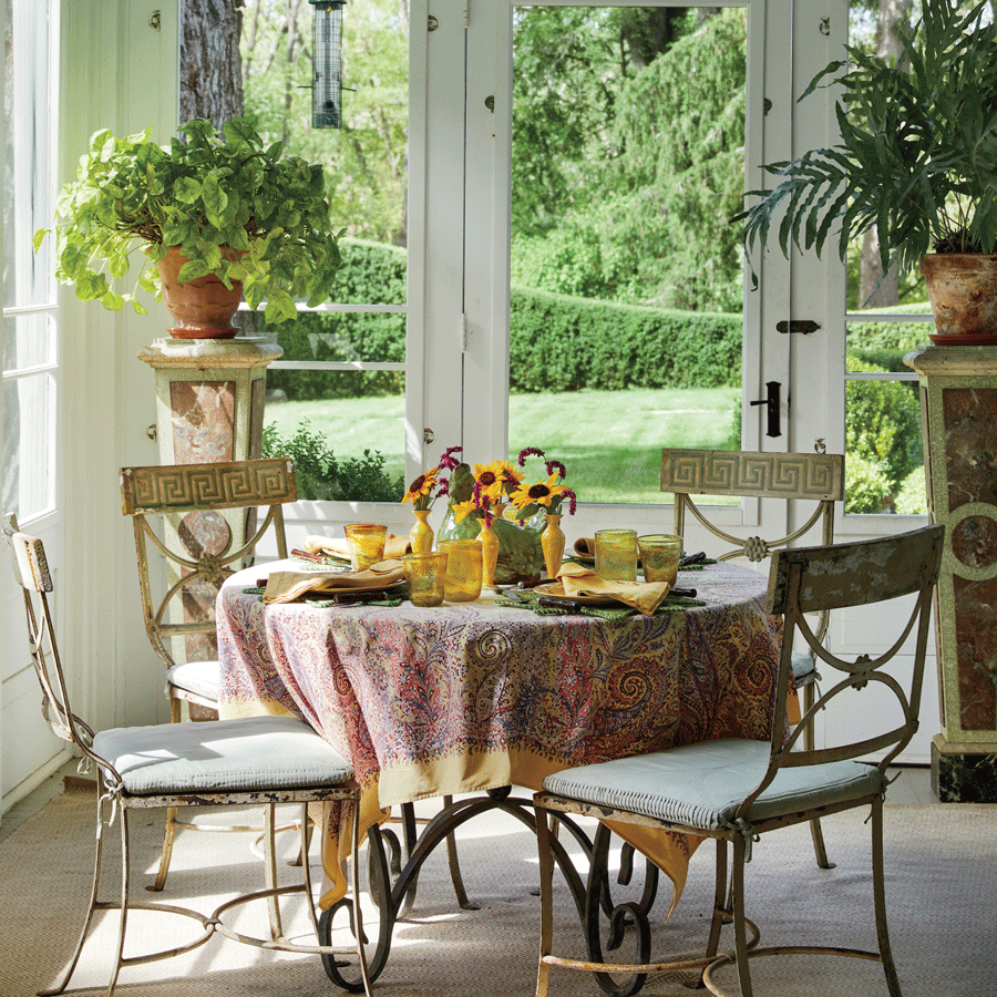 How To Set Your Table Like Interior Designer Bunny Williams
