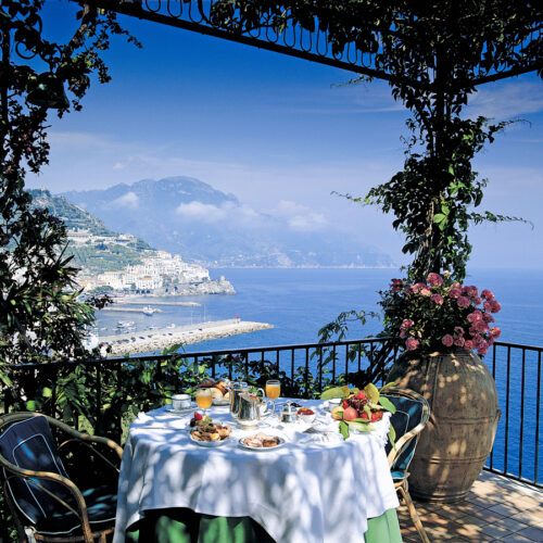 where to stay on the amalfi coast
