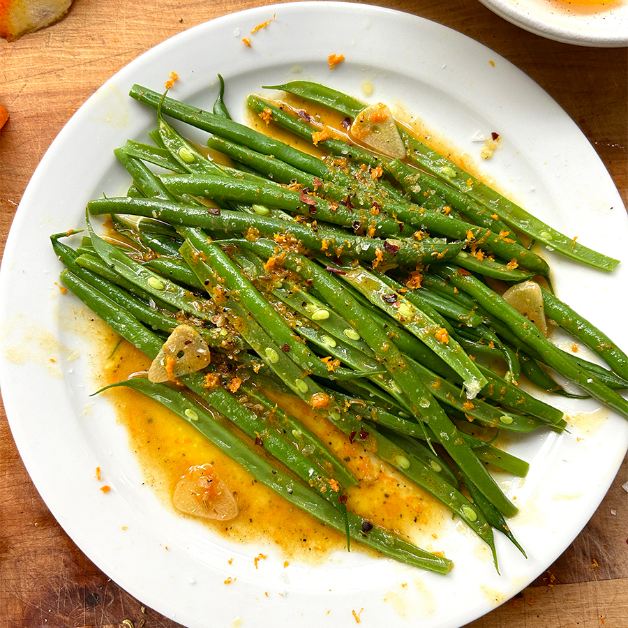 Green Beans With Orange, Garlic and Butter To Have On The Side