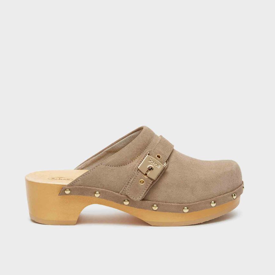 TheGlossMagazine-fashion-clogs-trend-2025-1
