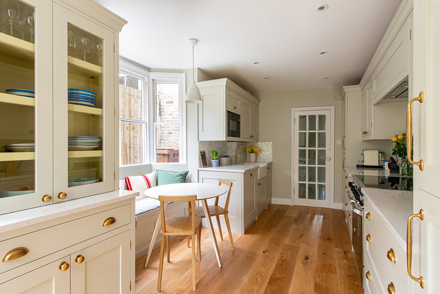 white-brass-bespoke-kitchen-camberwell