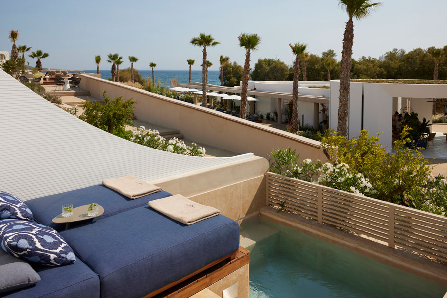 Avant-Mar-Executive-Suites-with-Private-Plunge-Pool-and-Side-Sea-View-(1)