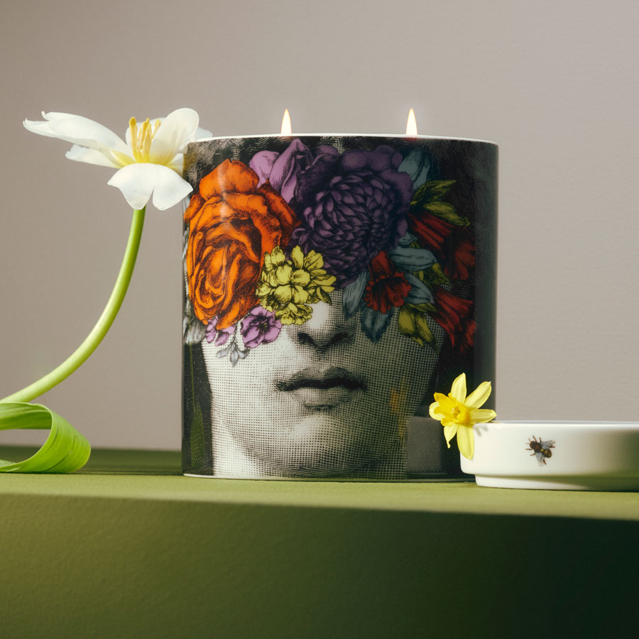 Fornasetti_scented-candle_Tra-i-fiori_courtesy-Fornasetti_HR