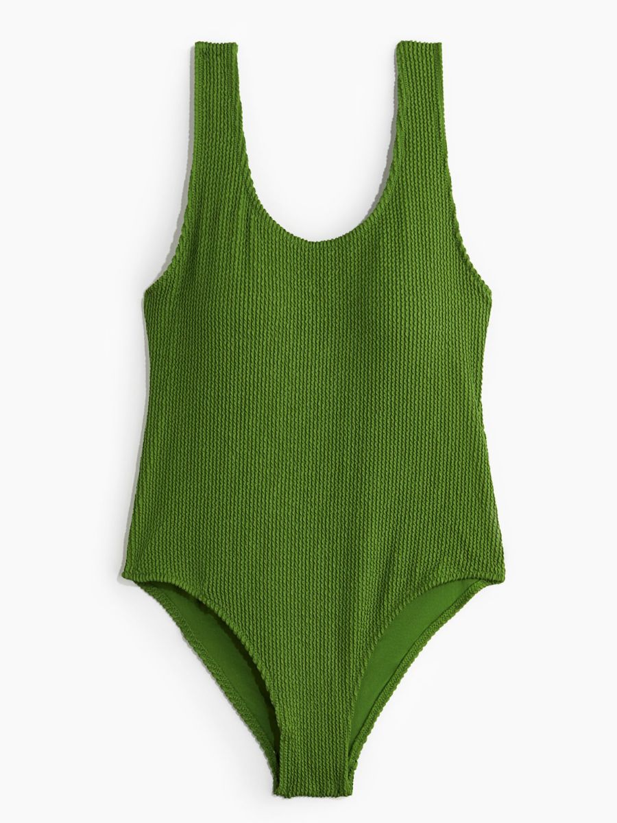 TheGlossMagazine-holiday-dressing-basics-H&M