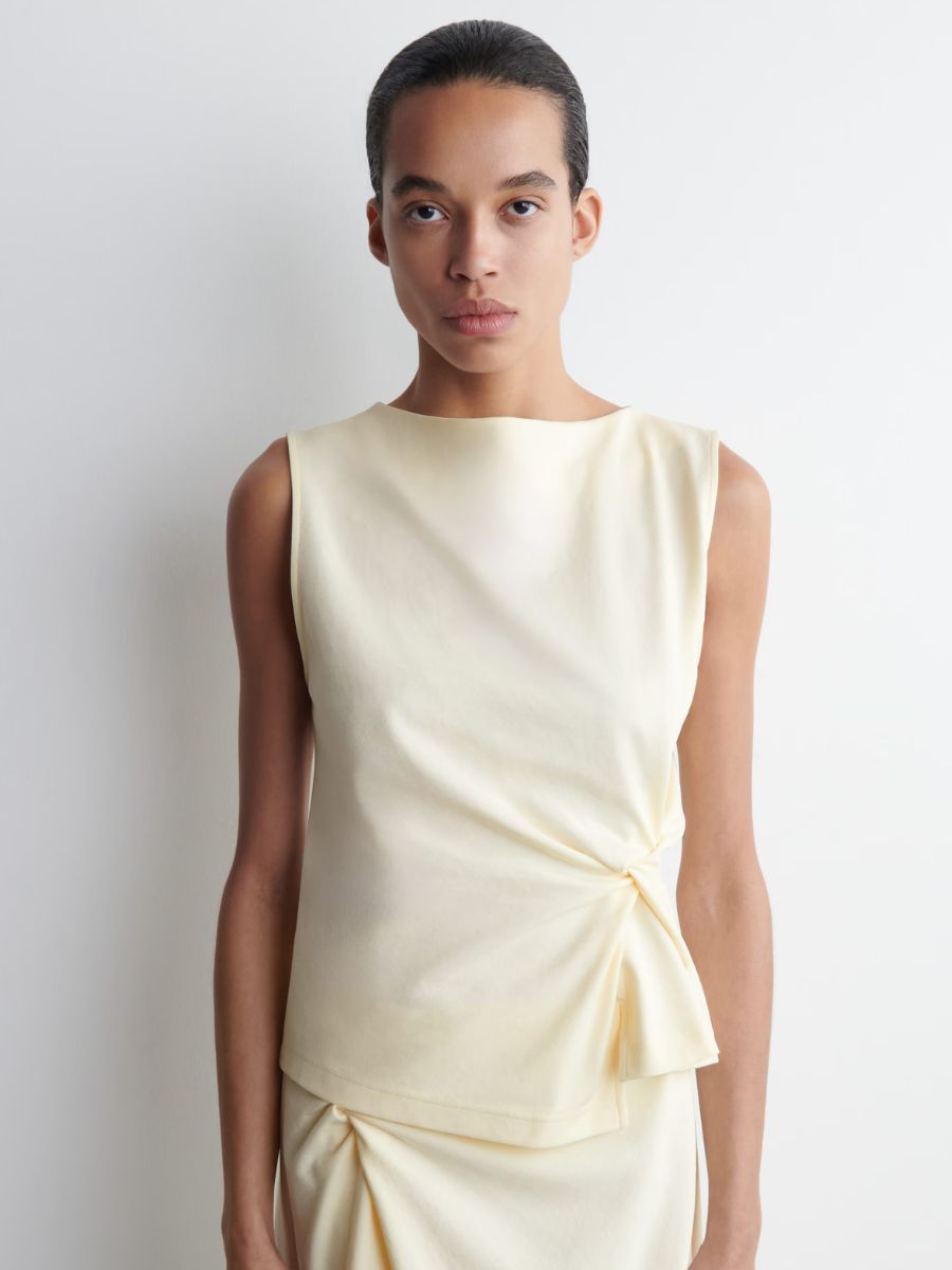 French-inspired-holiday-buys-COS