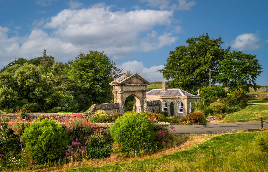 bishops-gate-lodge-exterior-from-distance