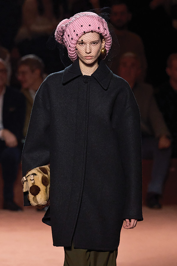 Fendi-F25-013a