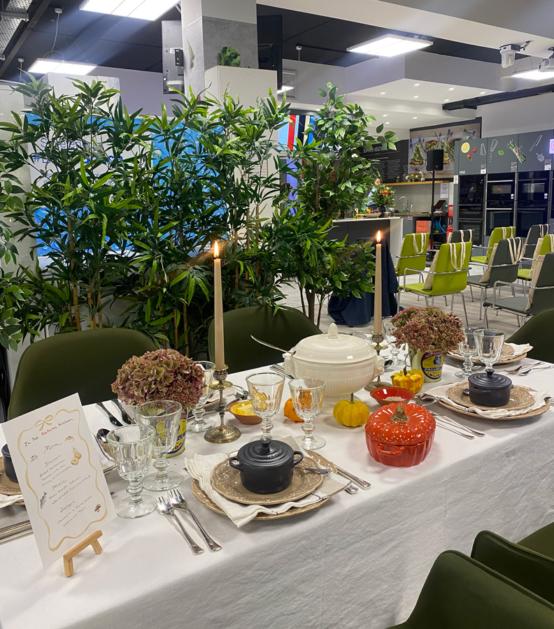In-the-Autumn-Kitchen---Table