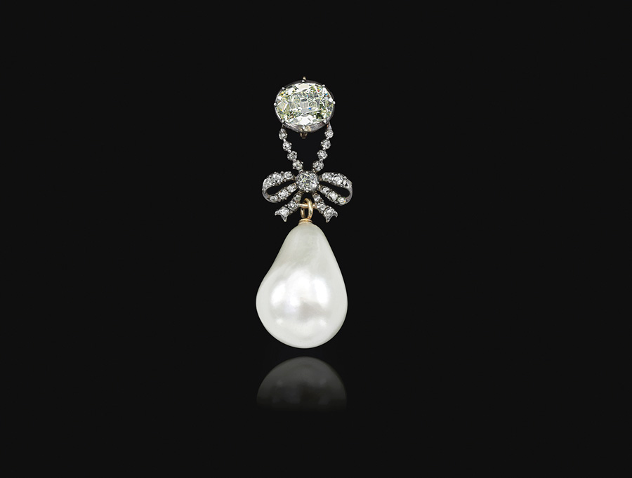 Marie-Antoinette's-Pearl-jewels.--Heidi-Horten-Collection.-©-Sotheby's,-Bridgeman-Images