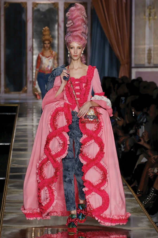 Moschino-show,-Runway,-Fall-Winter-2020,-Milan-Fashion-Week,-Italy---20-Feb-2020.-Photo-PIXELFORMULA,SIPA,Shutterstock