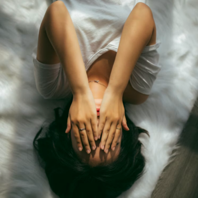 Lonely AF: Expert Tips To Beat Emotional Loneliness