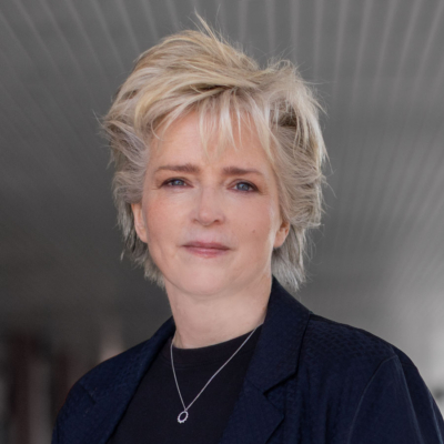 Books On My Bedside Table: What Is Karin Slaughter Reading?